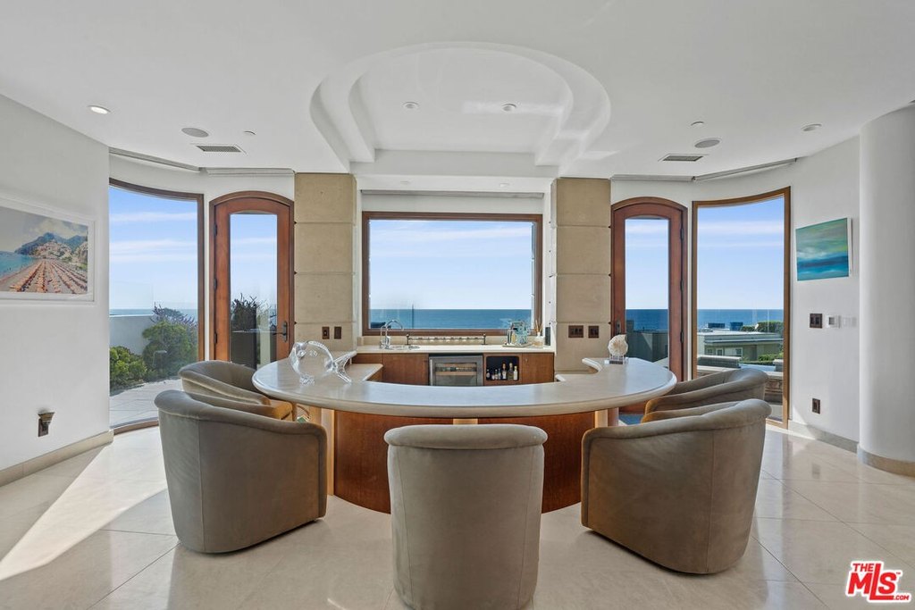 Malibu, California, 90265, United States, 3 Bedrooms Bedrooms, ,3.5 BathroomsBathrooms,Residential,Forsale,2001426