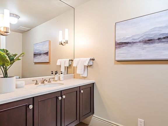 Healdsburg, California, 95448, United States, 3 Bedrooms Bedrooms, ,3.5 BathroomsBathrooms,Residential,Forsale,2014497