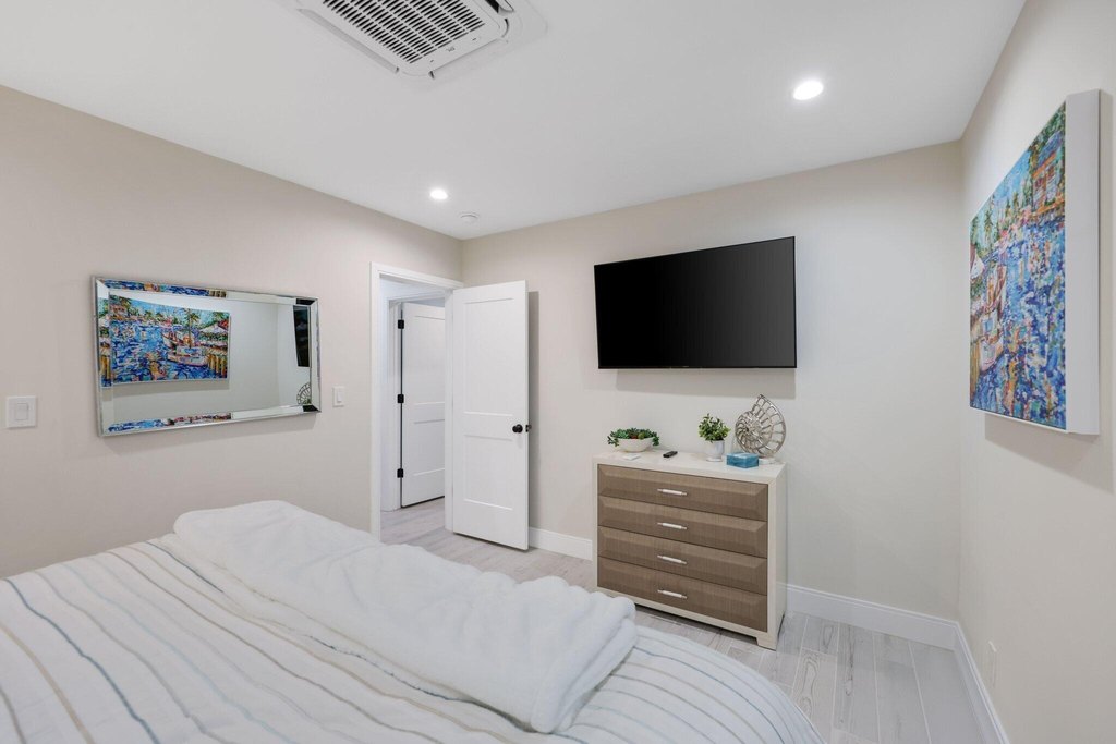 Highland Beach, Florida, 33487, United States, 3 Bedrooms Bedrooms, ,3 BathroomsBathrooms,Residential,Forsale,1996318