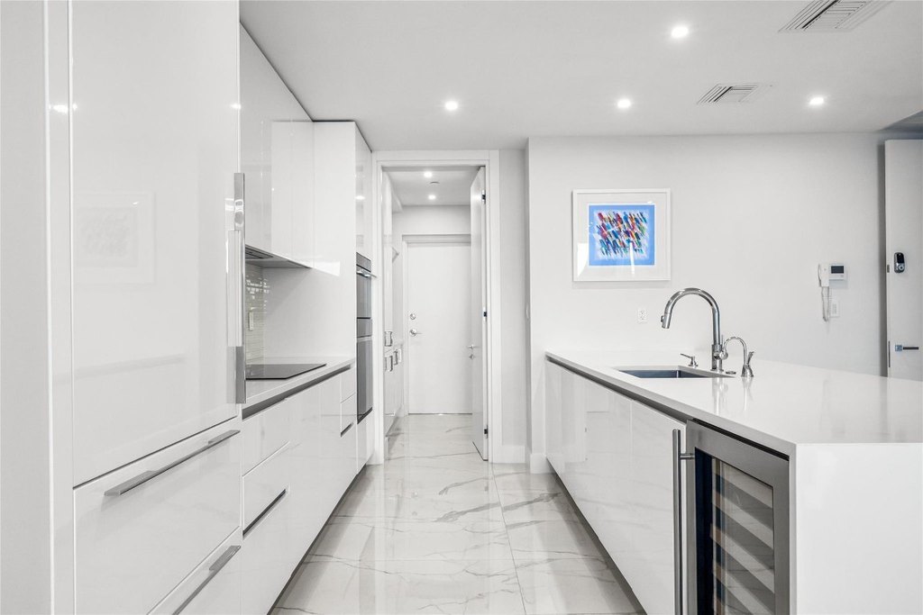 Fort Lauderdale, Florida, 33304, United States, 2 Bedrooms Bedrooms, ,2 BathroomsBathrooms,Residential,Forsale,2011614