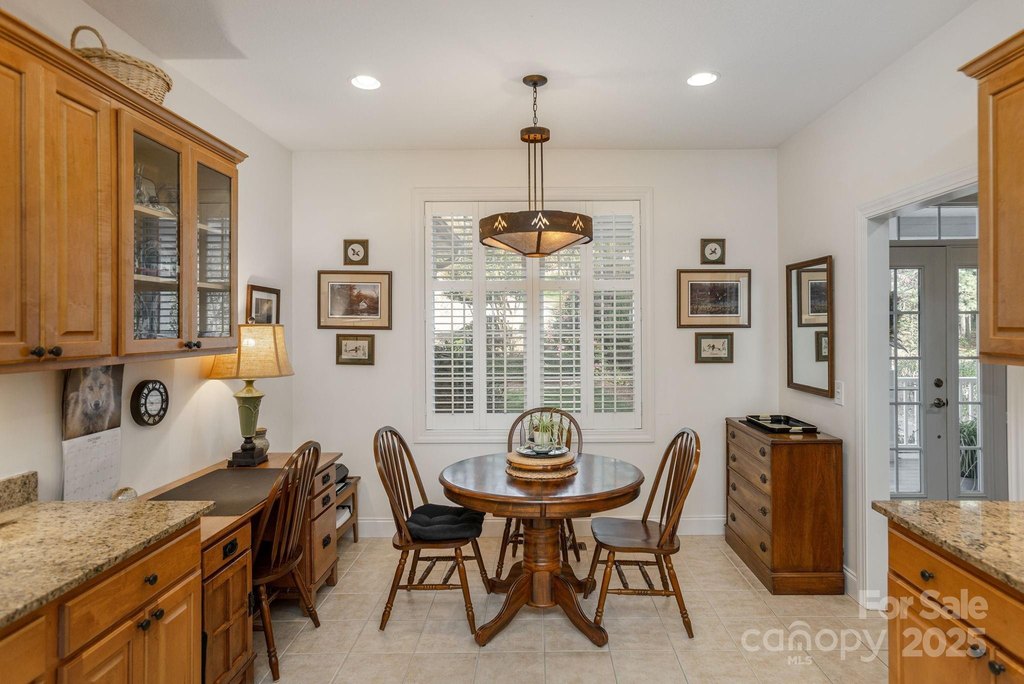 Flat Rock, North Carolina, 28731, United States, 3 Bedrooms Bedrooms, ,2.5 BathroomsBathrooms,Residential,Forsale,2004300