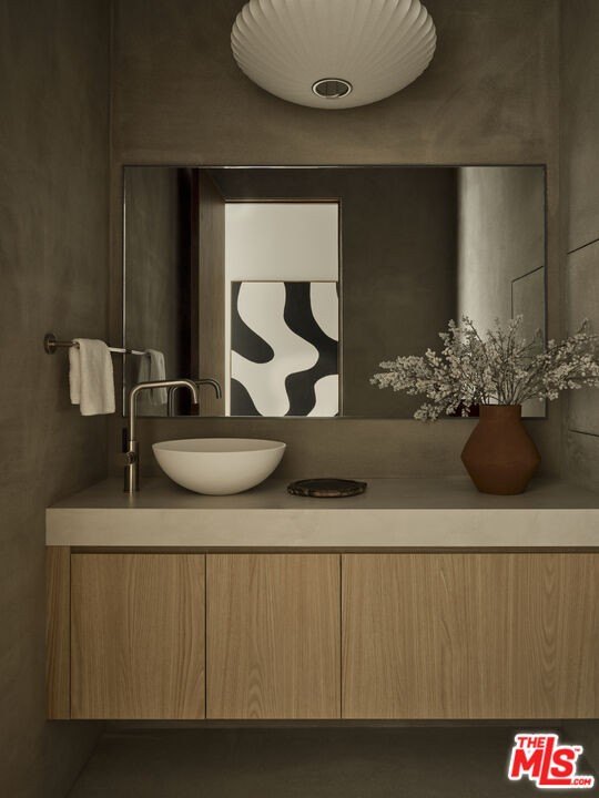 Malibu, California, 90265, United States, 4 Bedrooms Bedrooms, ,3.5 BathroomsBathrooms,Residential,Forsale,1922134