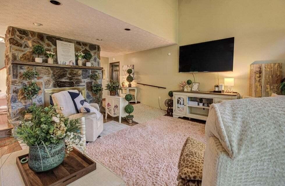 Newport, Tennessee, 37821, United States, 4 Bedrooms Bedrooms, ,3.5 BathroomsBathrooms,Residential,Forsale,1988741