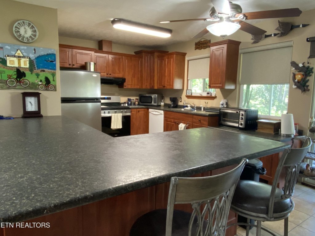 Spring City, Tennessee, 37381, United States, 3 Bedrooms Bedrooms, ,2 BathroomsBathrooms,Residential,Forsale,1952848