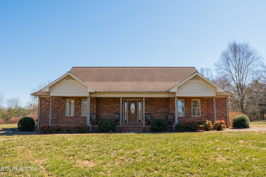 Sparta, Tennessee, 38583, United States, 6 Bedrooms Bedrooms, ,3 BathroomsBathrooms,Residential,Forsale,1885999
