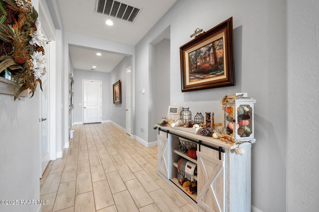 Prescott Valley, Arizona, 86315, United States, 3 Bedrooms Bedrooms, ,4 BathroomsBathrooms,Residential,Forsale,2011290