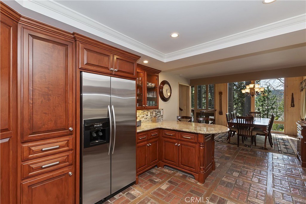 Lake Arrowhead, California, 92352, United States, 4 Bedrooms Bedrooms, ,4 BathroomsBathrooms,Residential,Forsale,2004002