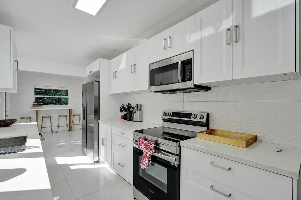 Miami, Florida, 33161, United States, 4 Bedrooms Bedrooms, ,3 BathroomsBathrooms,Residential,Forsale,1994092