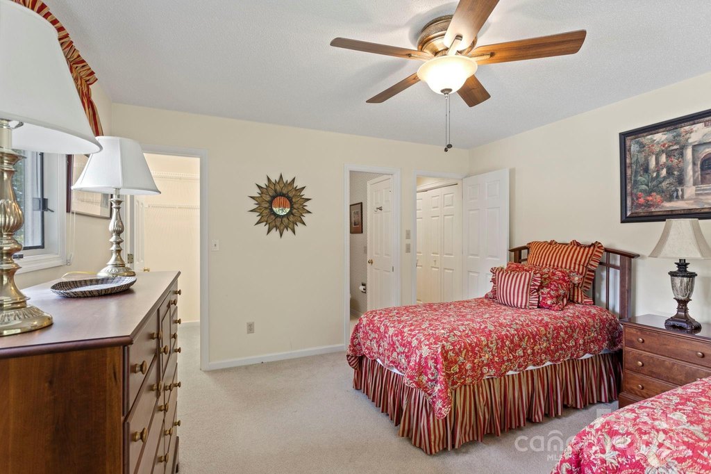 Flat Rock, North Carolina, 28731, United States, 4 Bedrooms Bedrooms, ,4 BathroomsBathrooms,Residential,Forsale,1985994