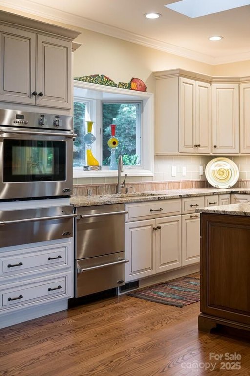 Flat Rock, North Carolina, 28731, United States, 3 Bedrooms Bedrooms, ,3.5 BathroomsBathrooms,Residential,Forsale,1985993