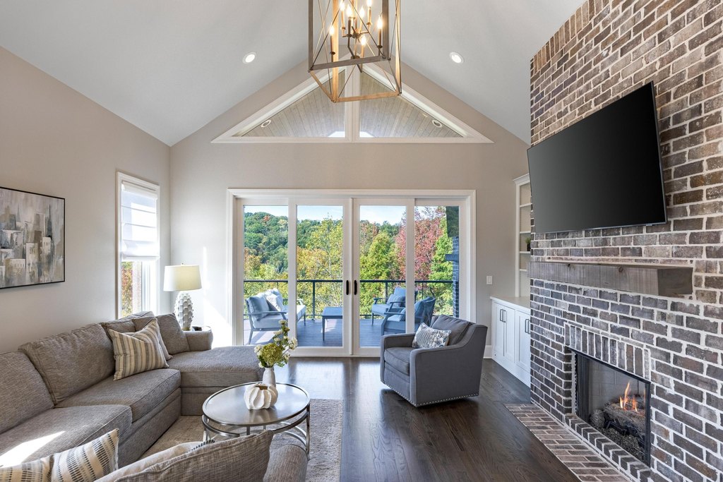 Chattanooga, Tennessee, 37405, United States, 5 Bedrooms Bedrooms, ,5 BathroomsBathrooms,Residential,Forsale,2009546