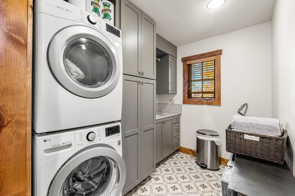 Donnelly, Idaho, 83615, United States, 4 Bedrooms Bedrooms, ,4 BathroomsBathrooms,Residential,Forsale,1996709