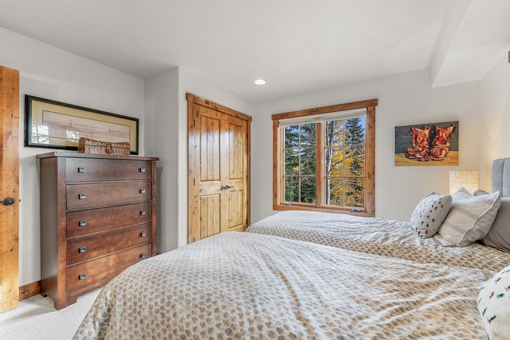 Donnelly, Idaho, 83615, United States, 4 Bedrooms Bedrooms, ,4 BathroomsBathrooms,Residential,Forsale,1996709