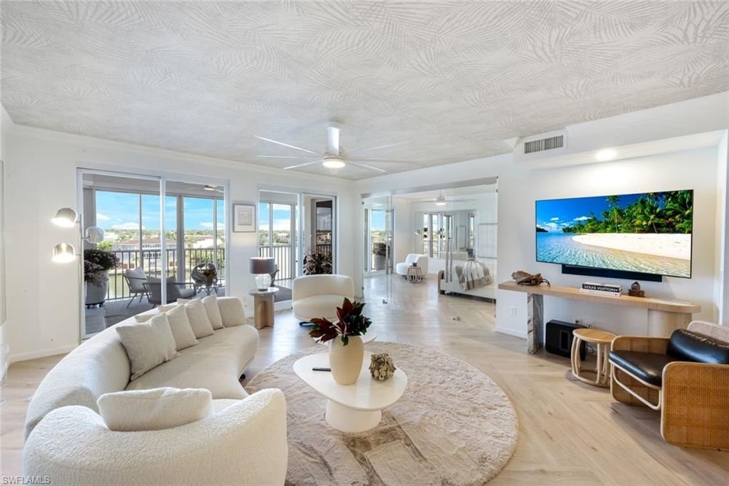 NAPLES, Florida, 34108, United States, 2 Bedrooms Bedrooms, ,2 BathroomsBathrooms,Residential,Forsale,2011597