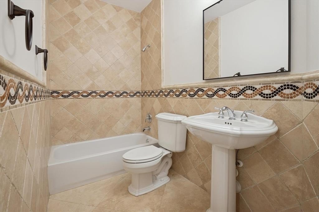 Davie, Florida, 33328, United States, 5 Bedrooms Bedrooms, ,4 BathroomsBathrooms,Residential,Forsale,1994091