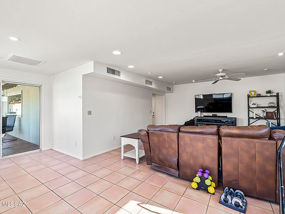Tucson, Arizona, 85704, United States, 3 Bedrooms Bedrooms, ,2 BathroomsBathrooms,Residential,Forsale,1990109