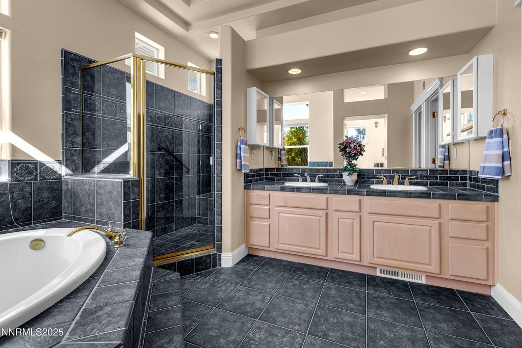 Reno, Nevada, 89502, United States, 3 Bedrooms Bedrooms, ,2.5 BathroomsBathrooms,Residential,Forsale,2004201