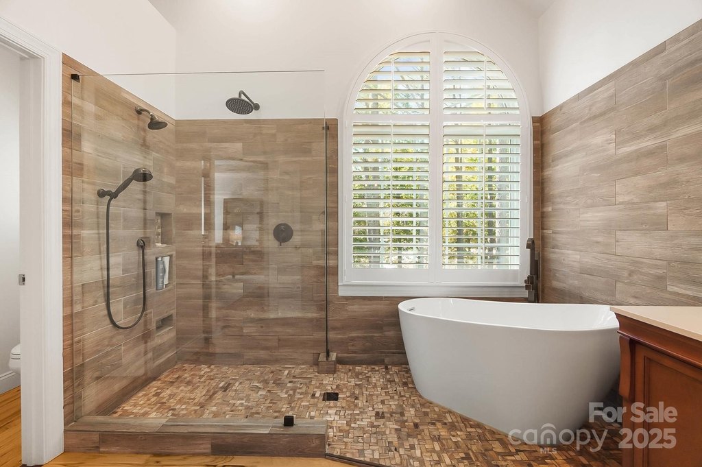 York, South Carolina, 29745, United States, 5 Bedrooms Bedrooms, ,4.5 BathroomsBathrooms,Residential,Forsale,2004558