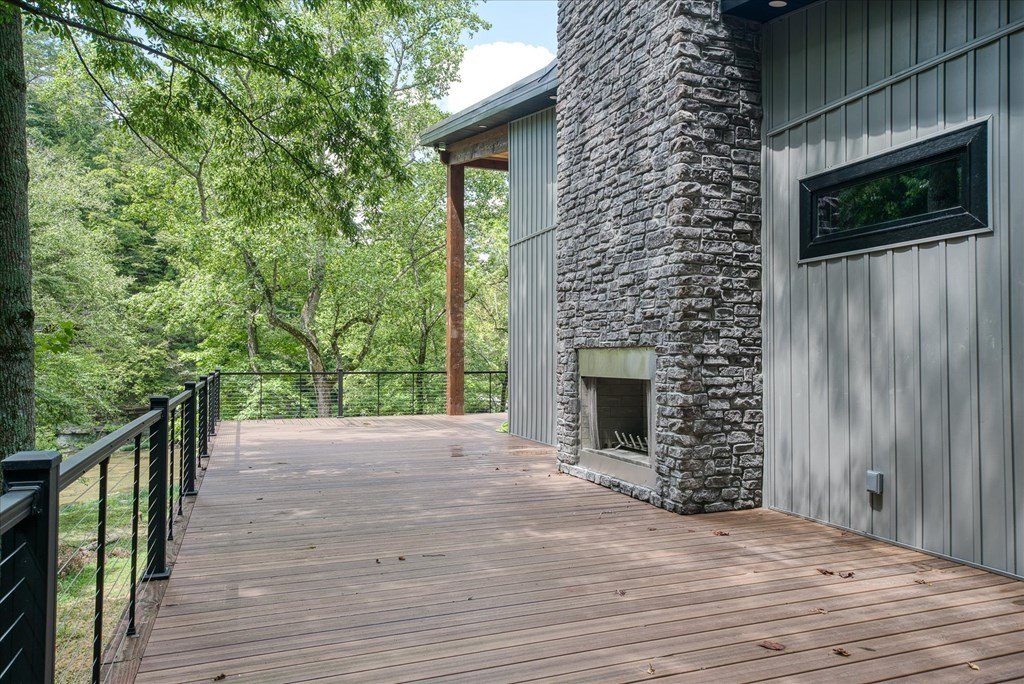 Byrdstown, Tennessee, 38549, United States, 3 Bedrooms Bedrooms, ,4 BathroomsBathrooms,Residential,Forsale,1929851