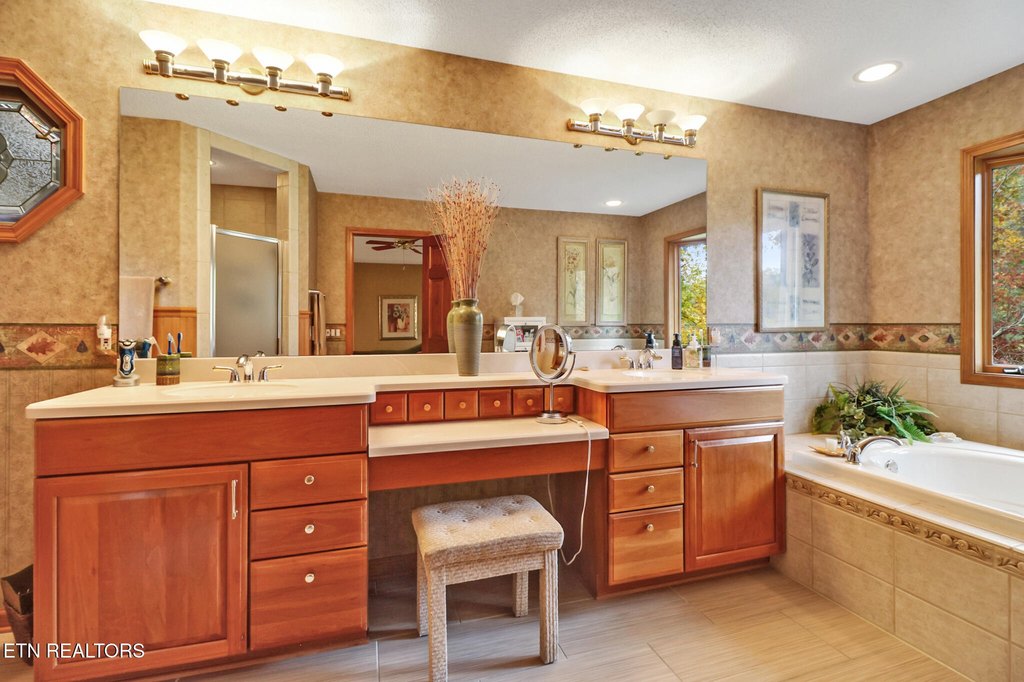 Fairfield Glade, Tennessee, 38558, United States, 3 Bedrooms Bedrooms, ,3 BathroomsBathrooms,Residential,Forsale,1996599