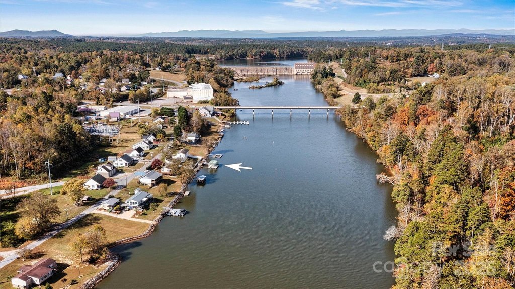 Hickory, North Carolina, 28601, United States, 2 Bedrooms Bedrooms, ,1.5 BathroomsBathrooms,Residential,Forsale,2004142