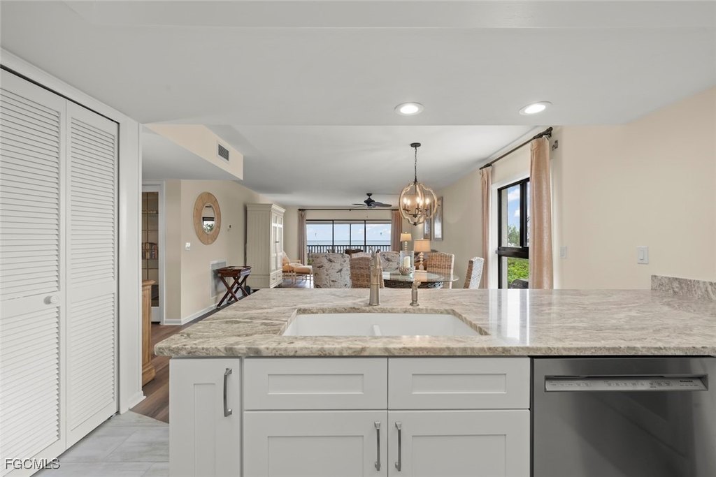 Captiva, Florida, 33924, United States, 2 Bedrooms Bedrooms, ,2 BathroomsBathrooms,Residential,Forsale,1998636