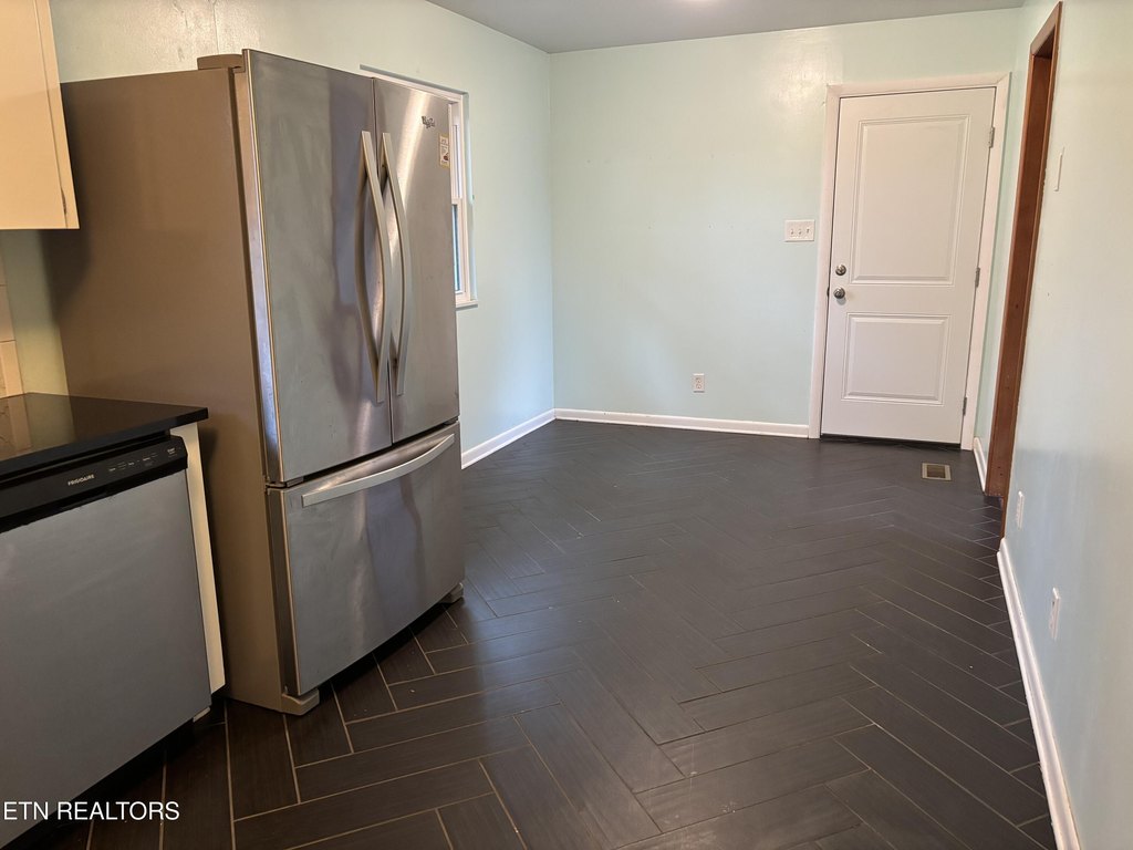 Knoxville, Tennessee, 37920, United States, 3 Bedrooms Bedrooms, ,2 BathroomsBathrooms,Residential,Forsale,1999456