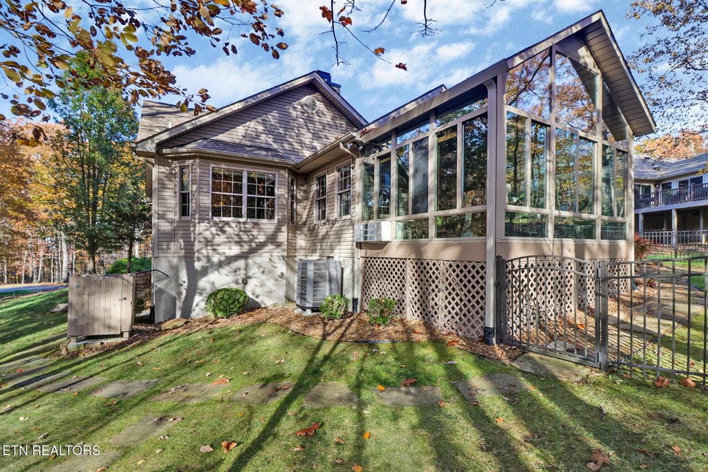 Crossville, Tennessee, 38558, United States, 3 Bedrooms Bedrooms, ,2 BathroomsBathrooms,Residential,Forsale,1996594