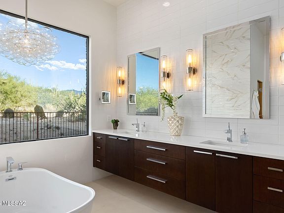 Oro Valley, Arizona, 85755, United States, 3 Bedrooms Bedrooms, ,4 BathroomsBathrooms,Residential,Forsale,1990102