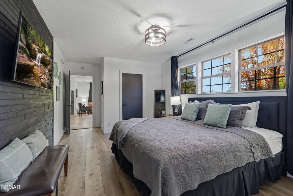 Sevierville, Tennessee, 37862, United States, 3 Bedrooms Bedrooms, ,3 BathroomsBathrooms,Residential,Forsale,1999444