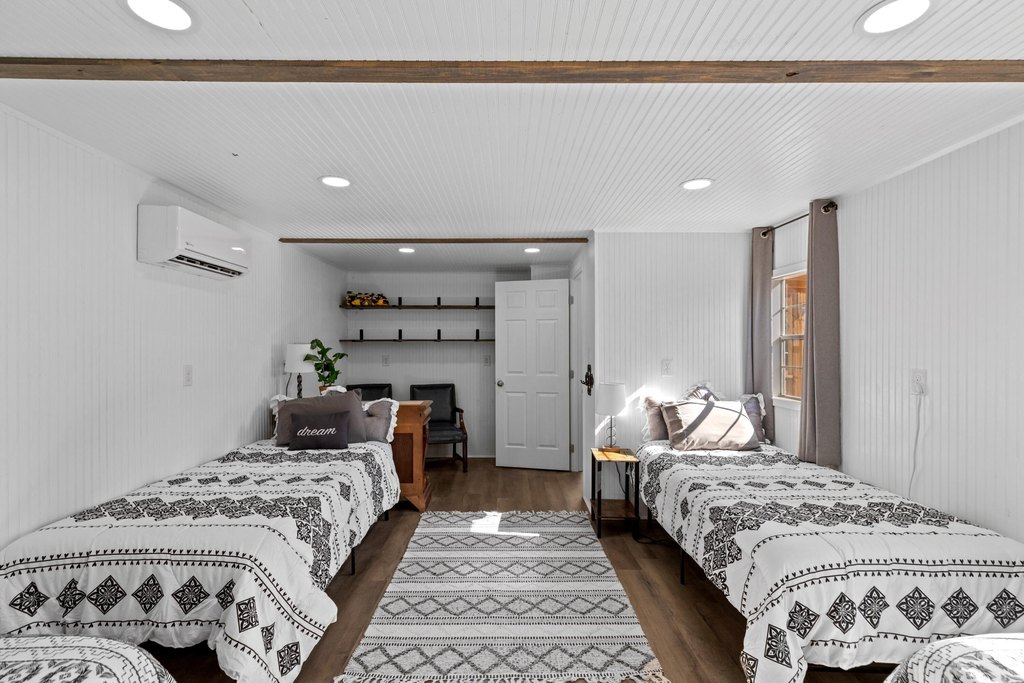 Russellville, Tennessee, 37860, United States, 5 Bedrooms Bedrooms, ,5.5 BathroomsBathrooms,Residential,Forsale,2002622