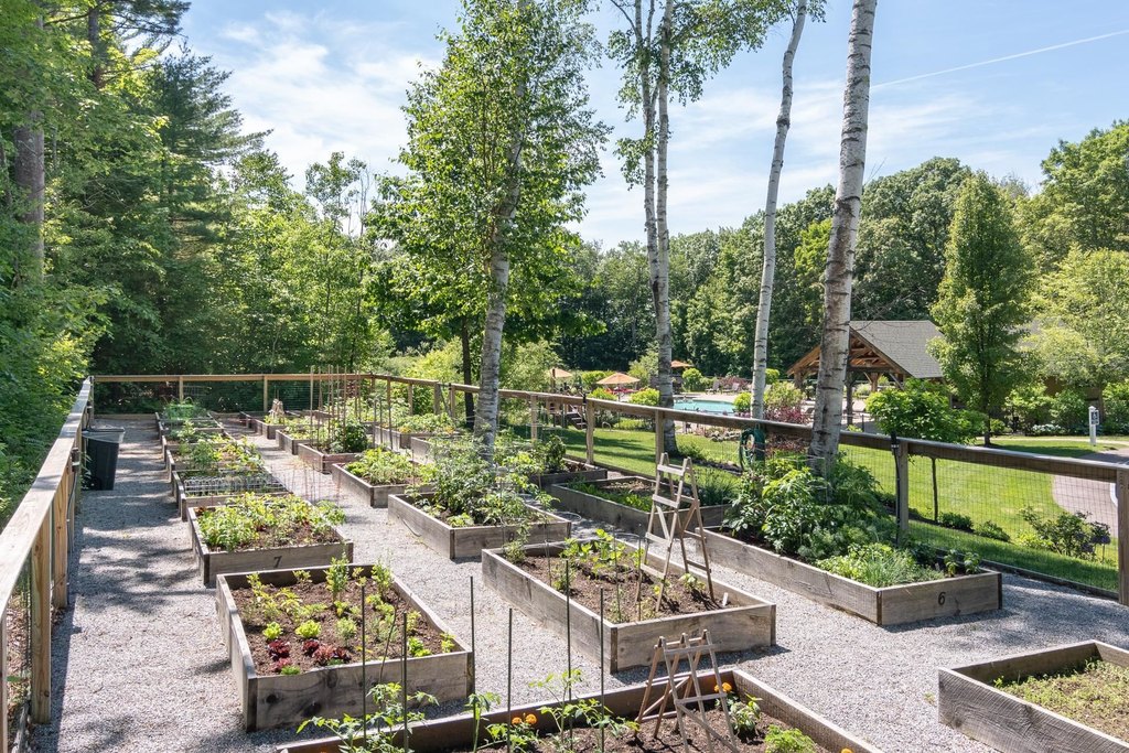 Laconia, New Hampshire, 03246, United States, 3 Bedrooms Bedrooms, ,2 BathroomsBathrooms,Residential,Forsale,2004705