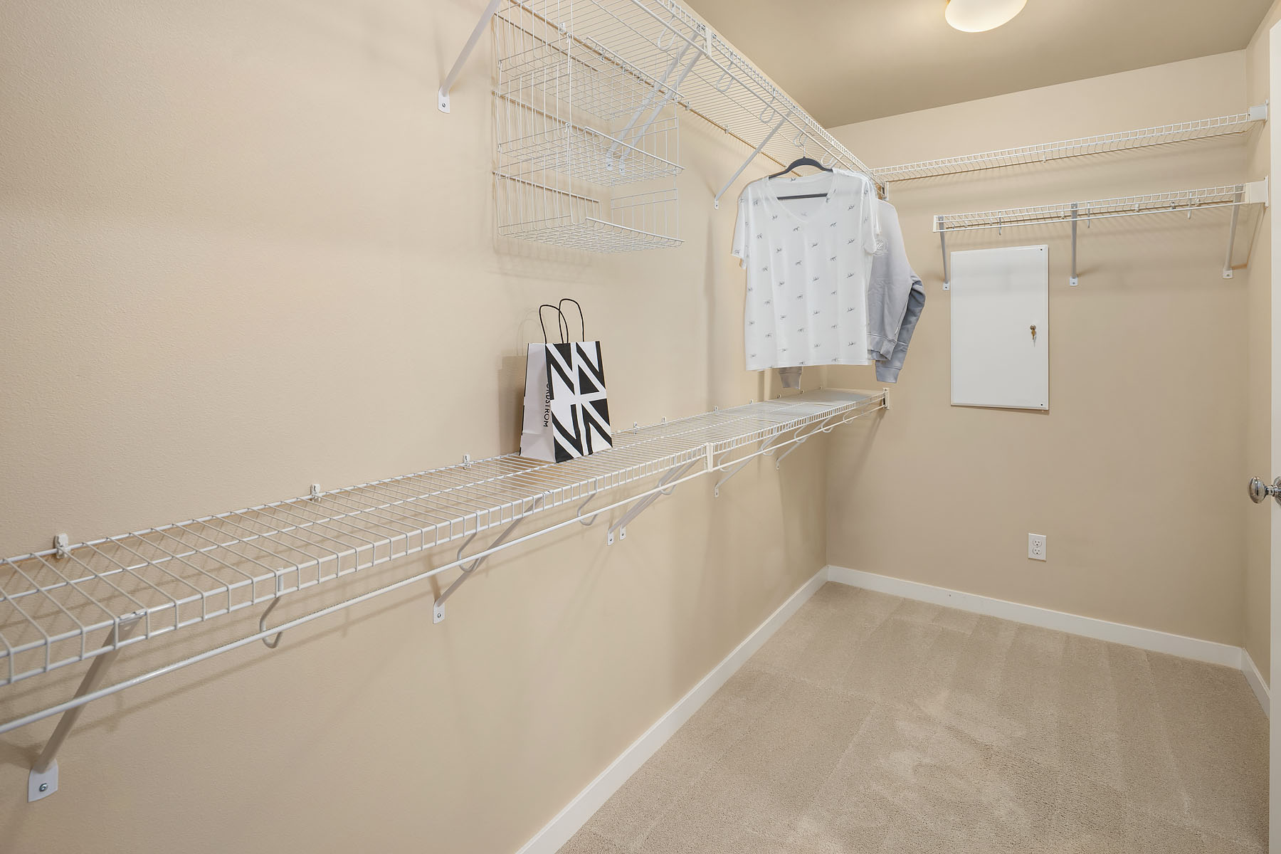 Bothell, Washington, 98021, United States, 4 Bedrooms Bedrooms, ,2 BathroomsBathrooms,Residential,Forsale,1990720