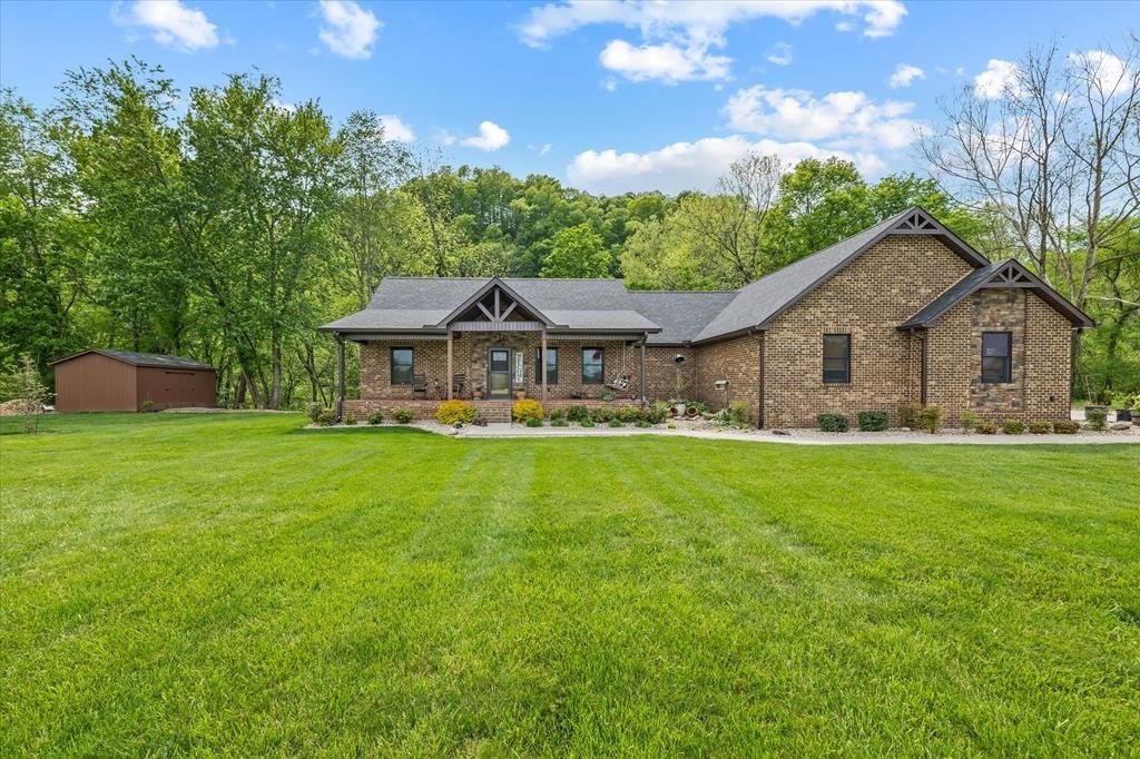 Celina, Tennessee, 38551, United States, 4 Bedrooms Bedrooms, ,2.5 BathroomsBathrooms,Residential,Forsale,1886012