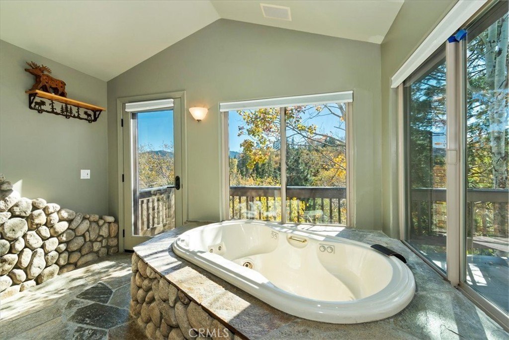 Lake Arrowhead, California, 92352, United States, 4 Bedrooms Bedrooms, ,3 BathroomsBathrooms,Residential,Forsale,2000288