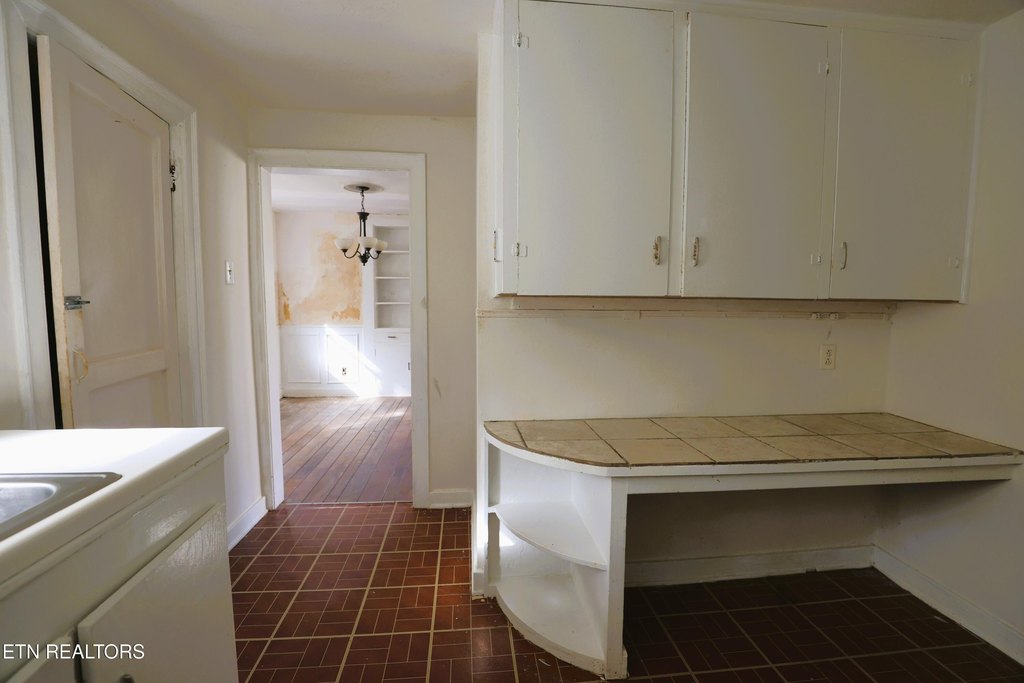 Knoxville, Tennessee, 37920, United States, 2 Bedrooms Bedrooms, ,1 BathroomBathrooms,Residential,Forsale,1999470