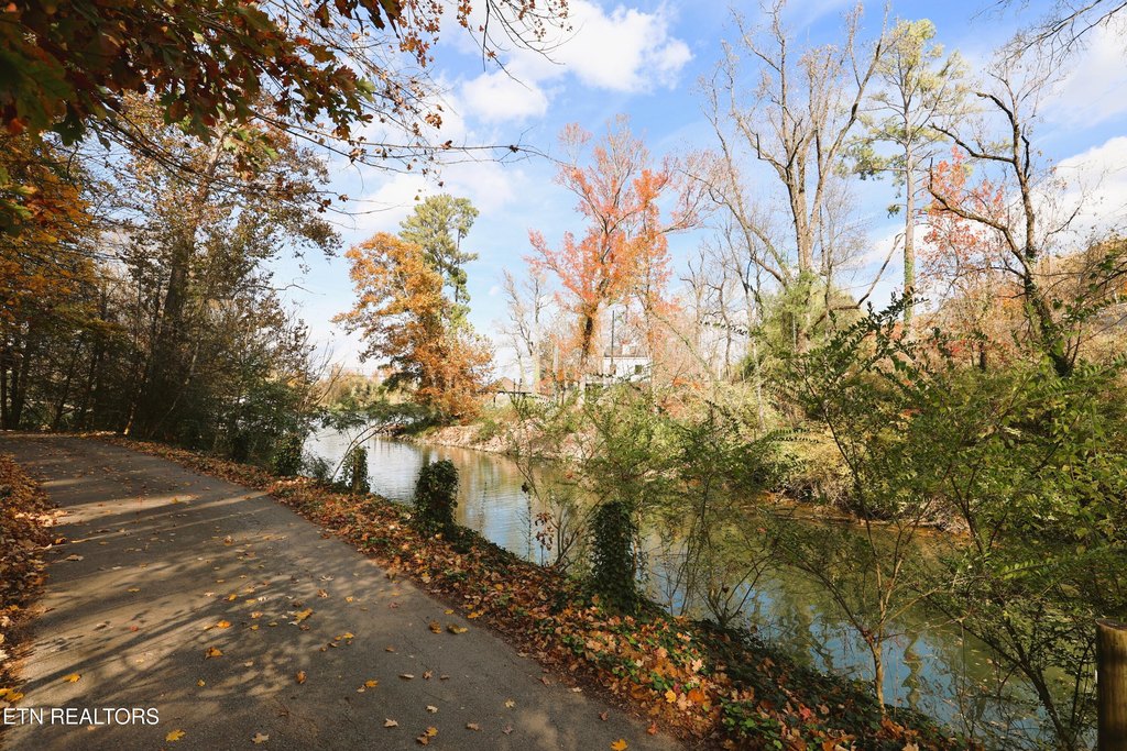 Knoxville, Tennessee, 37920, United States, 2 Bedrooms Bedrooms, ,1 BathroomBathrooms,Residential,Forsale,1999470