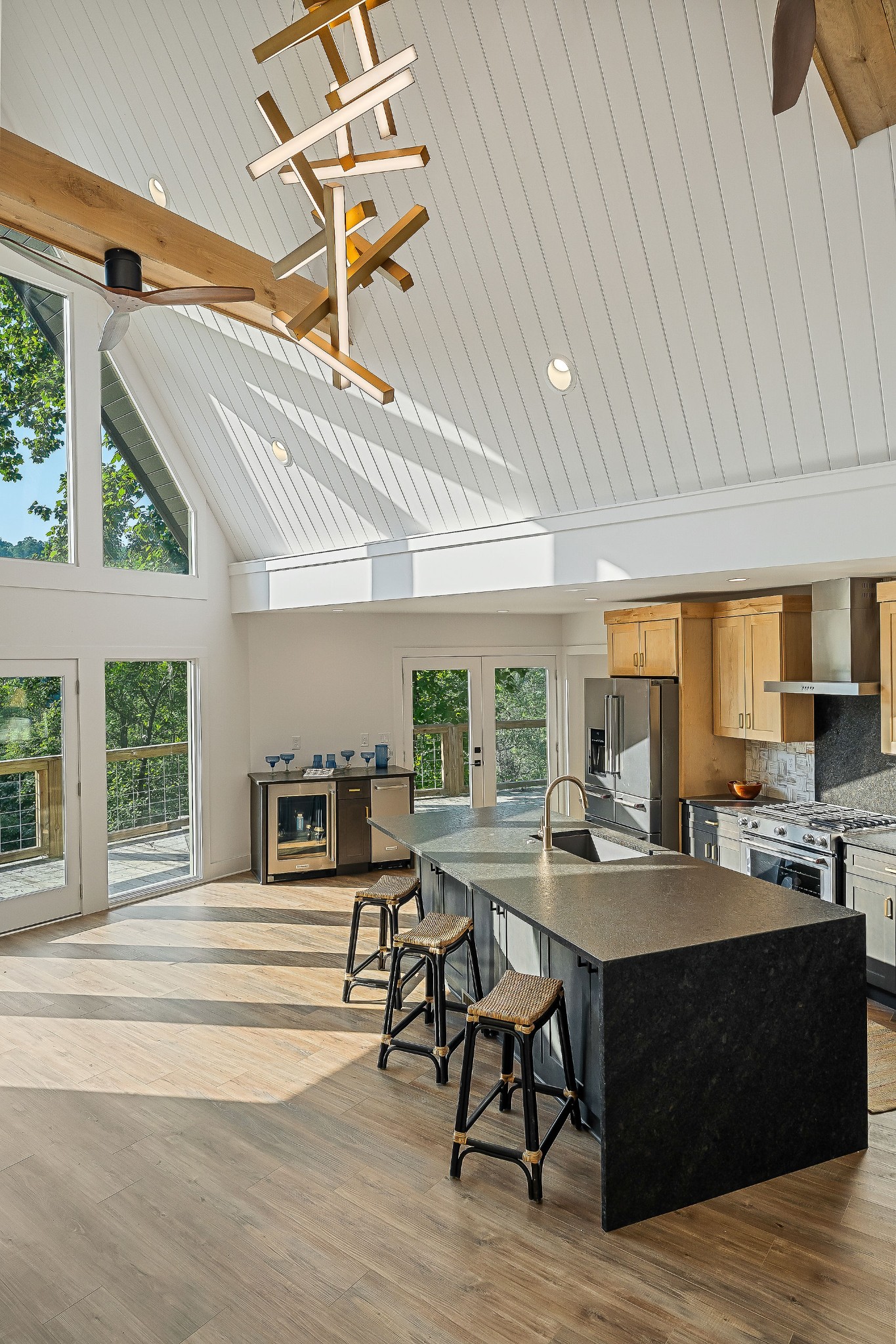 Smithville, Tennessee, 37166, United States, 4 Bedrooms Bedrooms, ,4 BathroomsBathrooms,Residential,Forsale,1999482