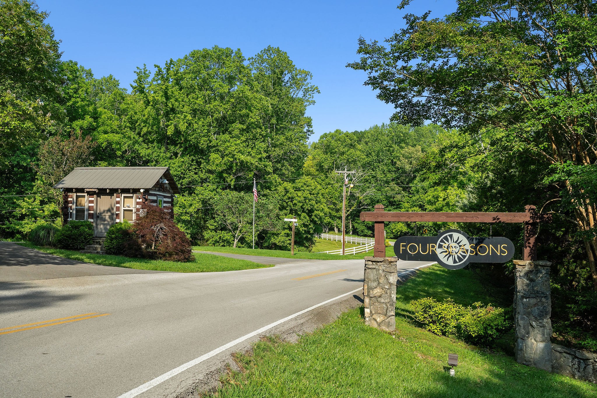 Smithville, Tennessee, 37166, United States, 4 Bedrooms Bedrooms, ,4 BathroomsBathrooms,Residential,Forsale,1999482