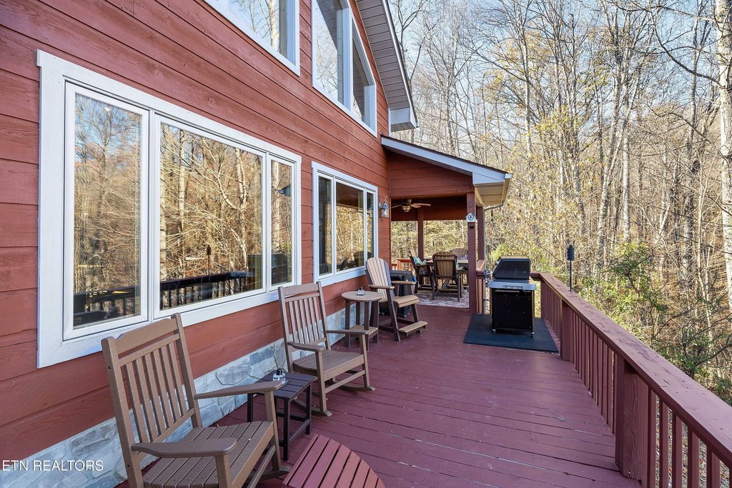 Cosby, Tennessee, 37722, United States, 2 Bedrooms Bedrooms, ,3 BathroomsBathrooms,Residential,Forsale,1999440