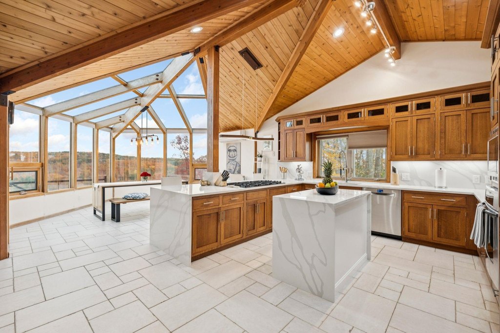 Alton, New Hampshire, 03810, United States, 3 Bedrooms Bedrooms, ,3.5 BathroomsBathrooms,Residential,Forsale,2004704