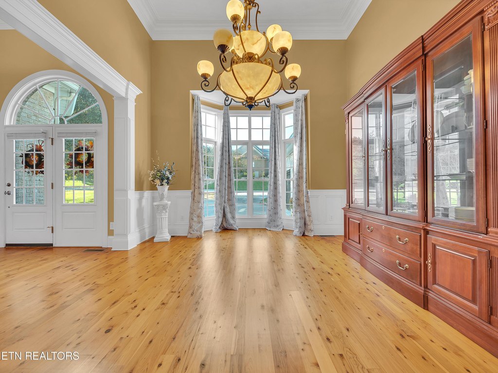 Lenoir City, Tennessee, 37772, United States, 5 Bedrooms Bedrooms, ,4.5 BathroomsBathrooms,Residential,Forsale,1999466