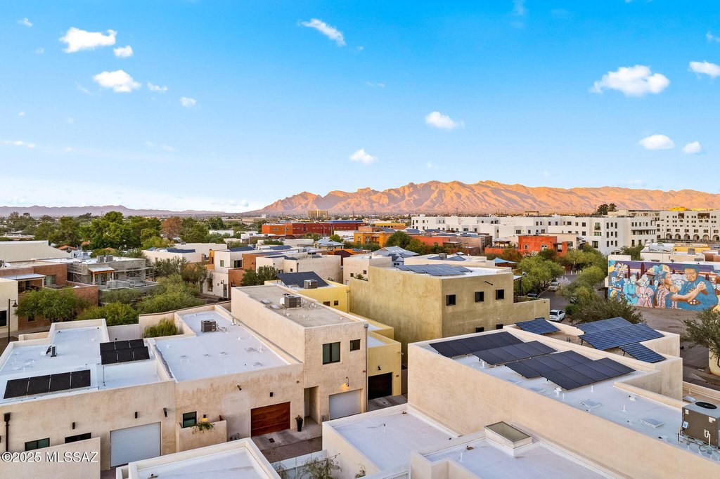 Tucson, Arizona, 85745, United States, 2 Bedrooms Bedrooms, ,2 BathroomsBathrooms,Residential,Forsale,2004419