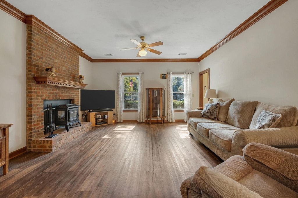 Tallahassee, Florida, 32312, United States, 3 Bedrooms Bedrooms, ,2.5 BathroomsBathrooms,Residential,Forsale,2004637