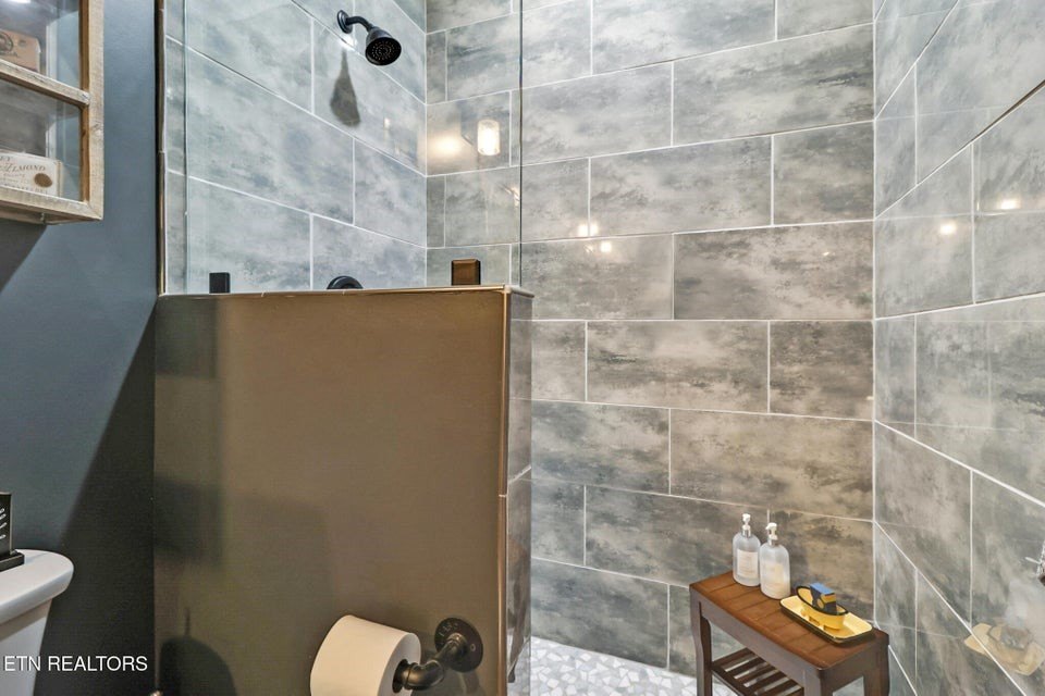 Jamestown, Tennessee, 38556, United States, 3 Bedrooms Bedrooms, ,2.5 BathroomsBathrooms,Residential,Forsale,1968510