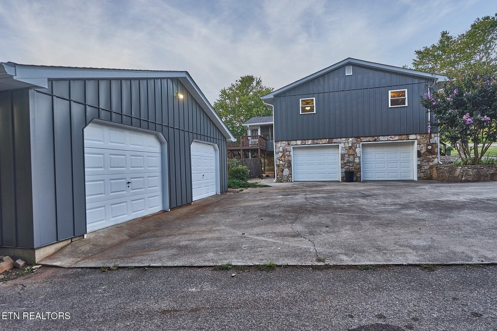 Maryville, Tennessee, 37803, United States, 3 Bedrooms Bedrooms, ,2.5 BathroomsBathrooms,Residential,Forsale,1963509