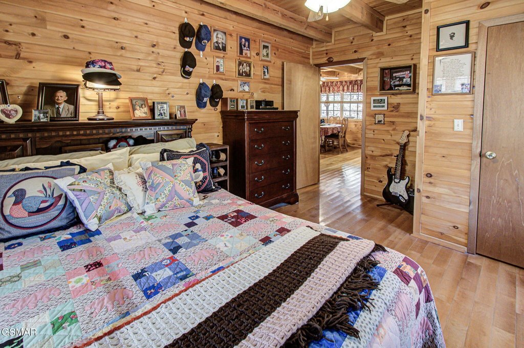 Gatlinburg, Tennessee, 37738, United States, 2 Bedrooms Bedrooms, ,2 BathroomsBathrooms,Residential,Forsale,1999455