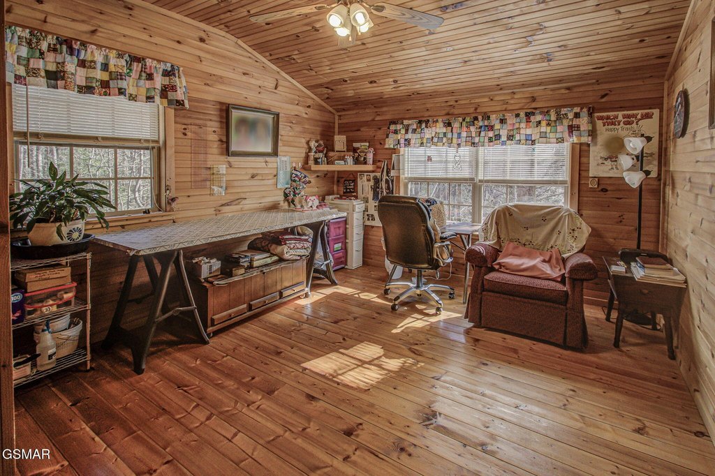 Gatlinburg, Tennessee, 37738, United States, 2 Bedrooms Bedrooms, ,2 BathroomsBathrooms,Residential,Forsale,1999455