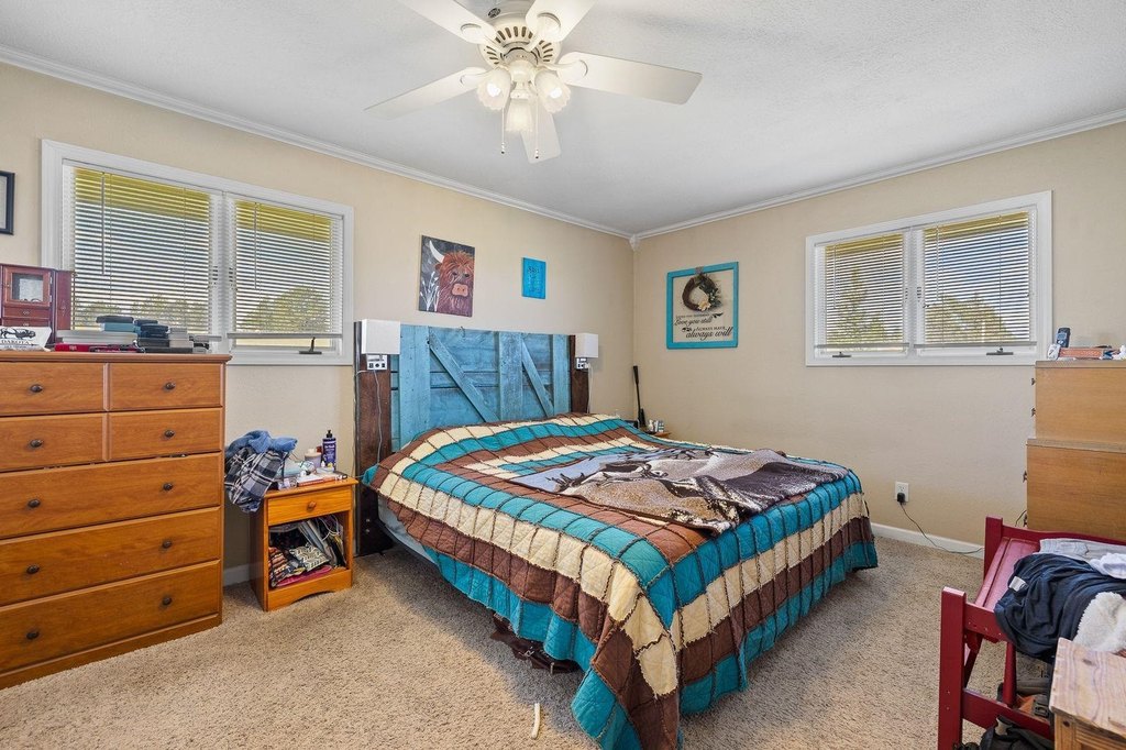 Custer, South Dakota, 57730, United States, 5 Bedrooms Bedrooms, ,2 BathroomsBathrooms,Residential,Forsale,2011080