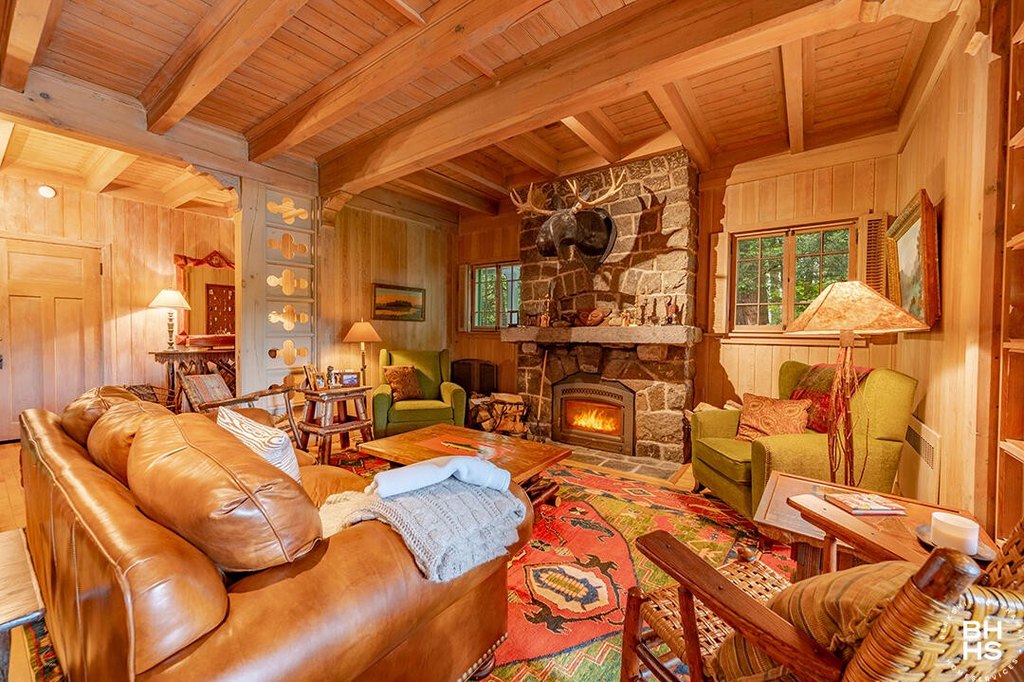 Lake Placid, New York, 12946, United States, 10 Bedrooms Bedrooms, ,7.5 BathroomsBathrooms,Residential,Forsale,1999413